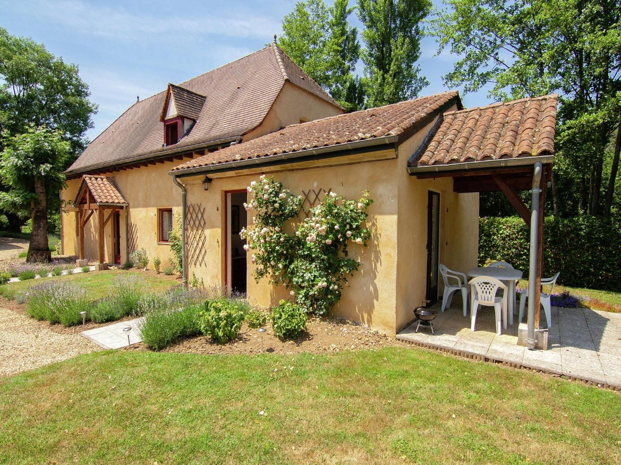 Appealing Apartment In Vezac With Swimming Pool Beynac-et-Cazenac Kültér fotó